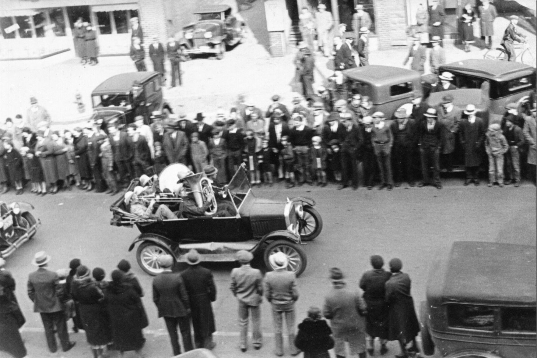 1930s Christmas Parade